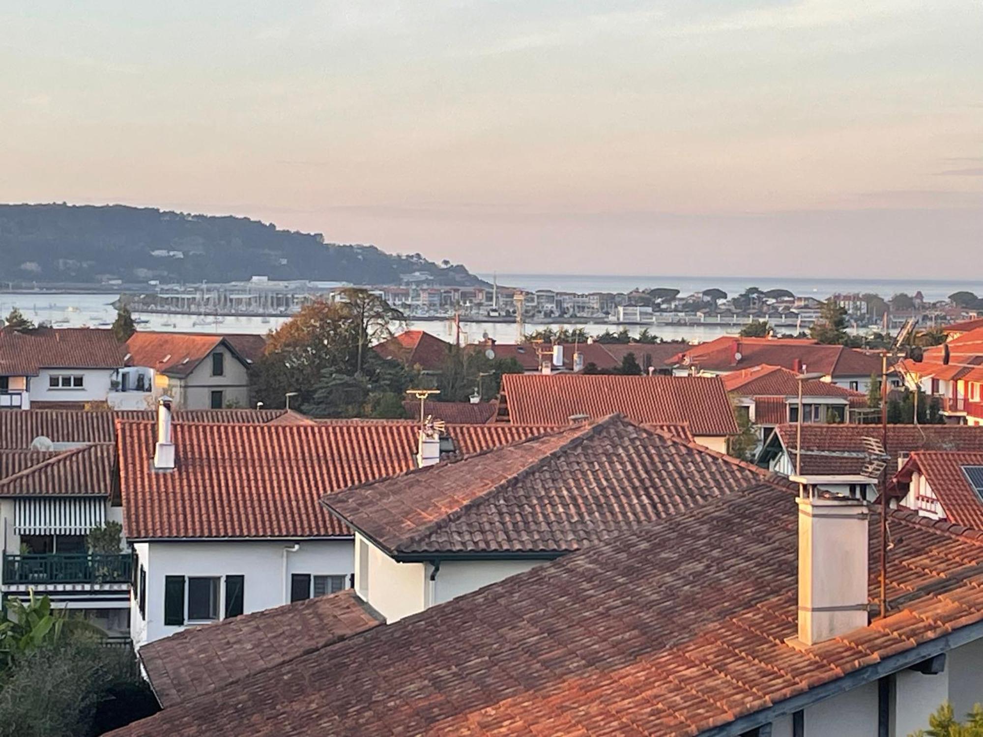 Hostel Demain C'Est Loin Hendaye Esterno foto